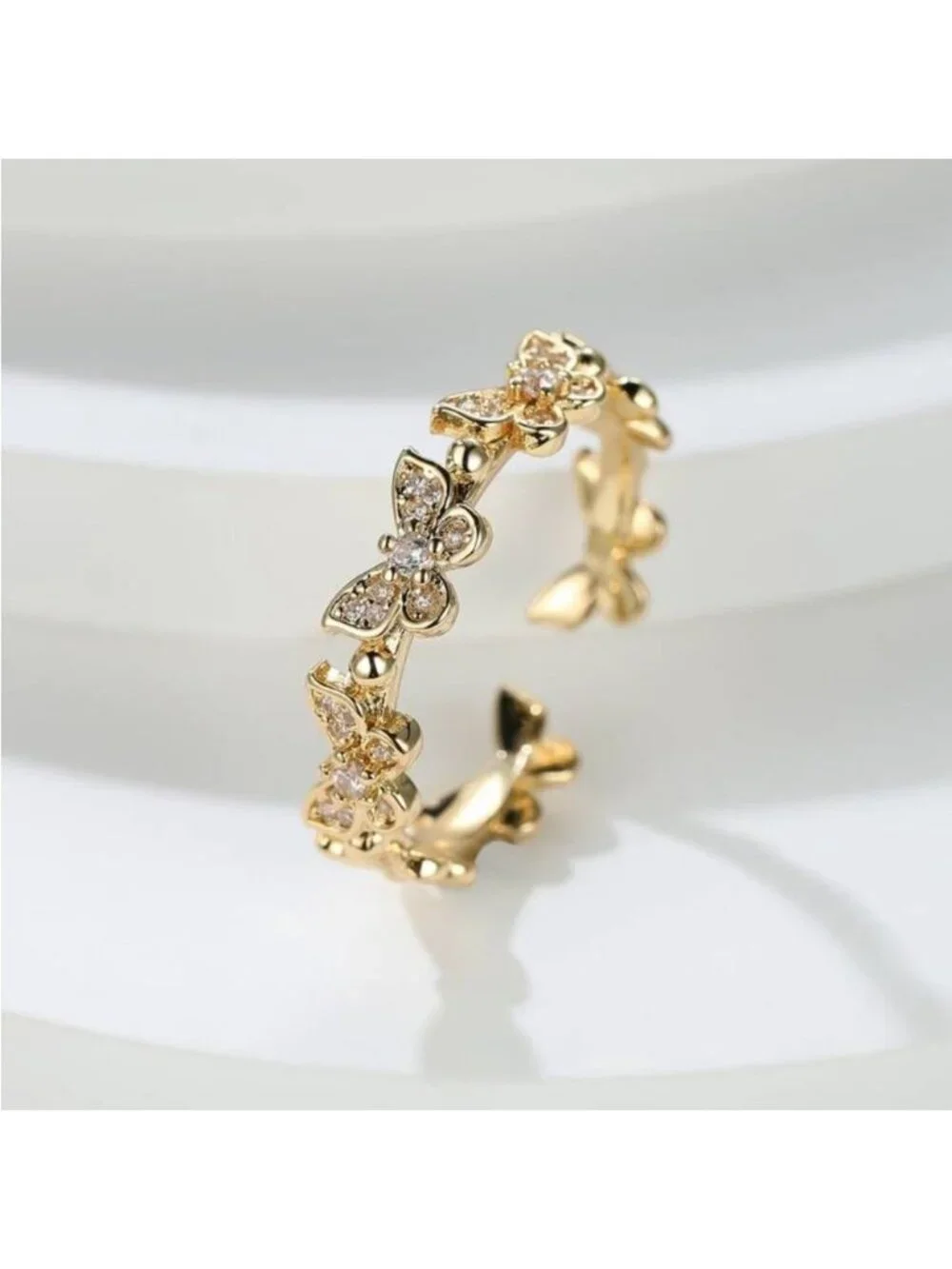 Gold Butterfly Ring Q59